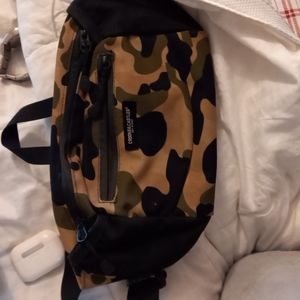 Crooks and castle's Fanny bag camouflage